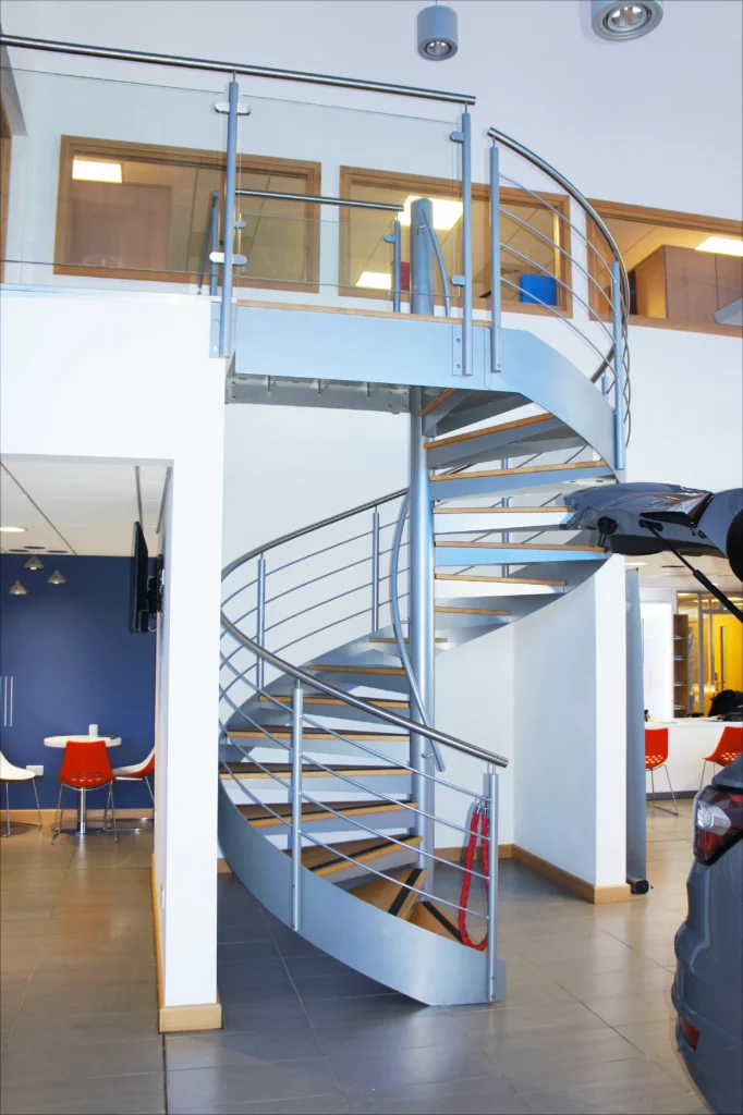 Fordforhandler, Epsom, UK